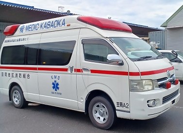 笠岡地区消防組合提供の救急車
