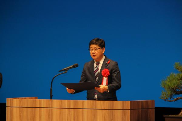 ②