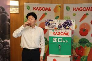 県産ピオーネ使用「野菜生活100」シリーズ発売報告会