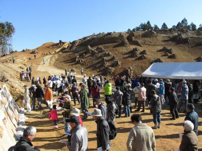 現地説明会の様子