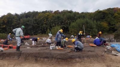 調査風景（東から）