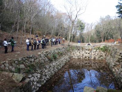 大池の説明の様子