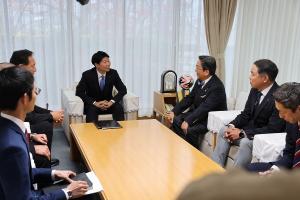 「新スタジアムの整備を推進する会」との意見交換