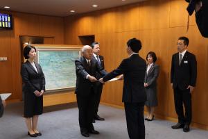 愛とふれあいの基金への寄附金贈呈式