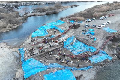 高梁川中州の発掘調査現場