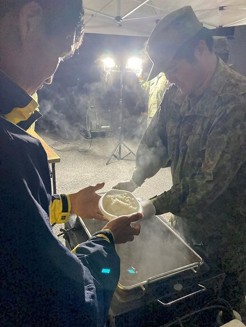 自衛隊炊き出し