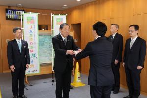 「子ども110番の家」セーフティーコーン贈呈式