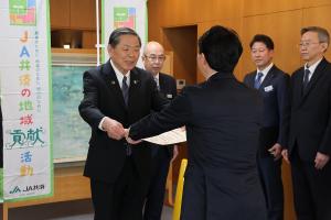 「子ども110番の家」セーフティーコーン贈呈式