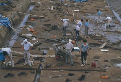 昔の夏の発掘現場