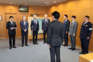 「黄色いワッペン」贈呈式〔みずほ銀行、損保ジャパン、明治安田生命、第一生命〕