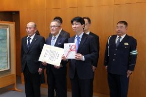 交通遺児就学援助資金等贈呈式〔岡山放送〕