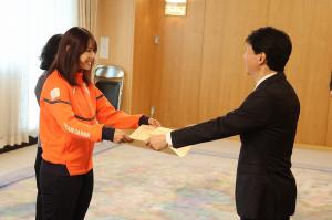 ミラノ・コルティナ2026冬季五輪入賞 中島未莉選手への県スポーツ特別顕賞授与式