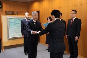 辞令交付〔課長級以上の採用等〕