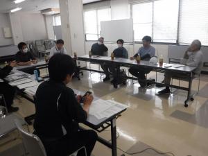 受入体制について協議する部会役員たち