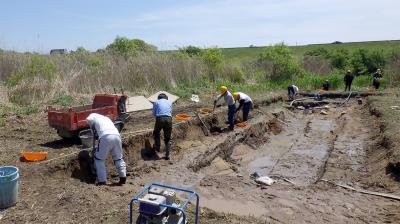酒津遺跡の調査区での作業の様子