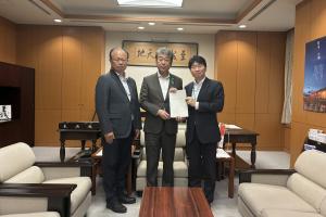 同左〔中村 文部科学副大臣〕