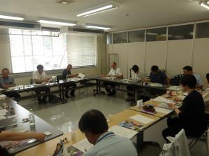 新見地域事務で情報交換する参加者