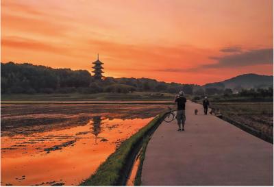 夕焼けのサイクリング写真