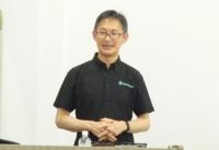 講師１