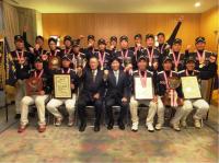 平林金属男子ソフトボールクラブが知事を表敬訪問した写真