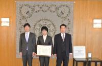 日本キルト大賞受賞者が知事を表敬訪問