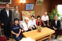 敬老の日に知事が高齢者を訪問した際の写真