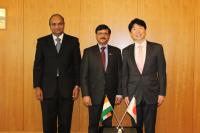 駐日インド大使、在大阪・神戸インド総領事が知事を表敬訪問した際の写真