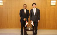 在大阪インドネシア共和国総領事が知事を表敬訪問している写真