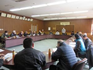 取組み内容を熱心に聞く生産者