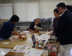 【バイヤーに自社商品をプレゼンする事業者】