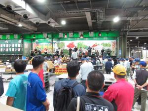 野菜のせりの見学