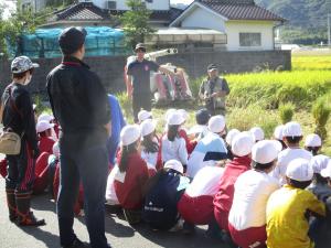 稲刈り作業の説明