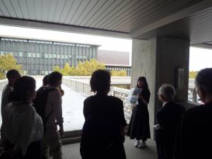 県月ツアーの様子