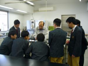 植物のＤＮＡの分析体験の様子