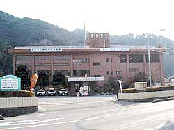 真庭警察署の外観の画像