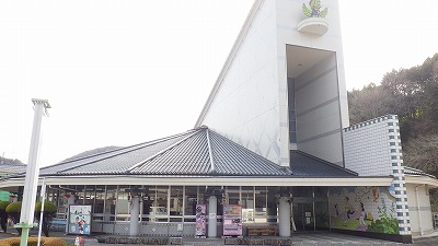 吉備川上ふれあい漫画美術館（車で15分程度）