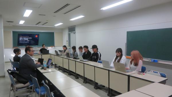 報告会の様子