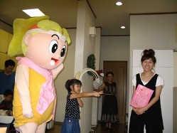 美容室でのピンクリボン活動。