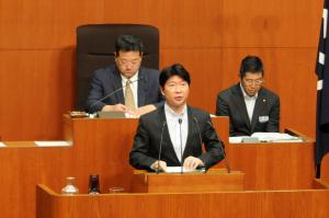 県議会議場