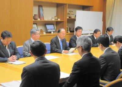 岡山県スポーツ振興議員連盟　知事への要望２