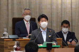 県議会議場